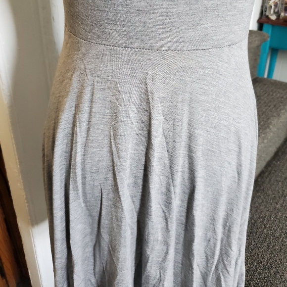 ROLLER COASTER~ GRAY SHORT SLEEVE V-NECK WRAP DRESS! - Picture 7 of 16